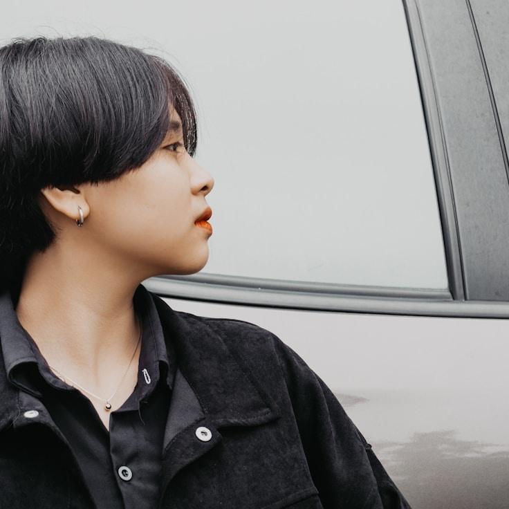 Portrait of Meera Shah meditation instructor